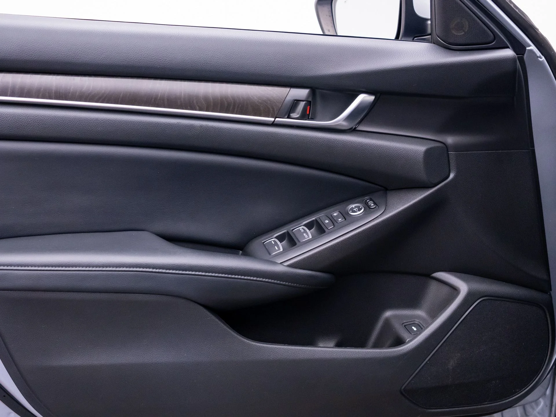 Used 2018  Honda EX image 13
