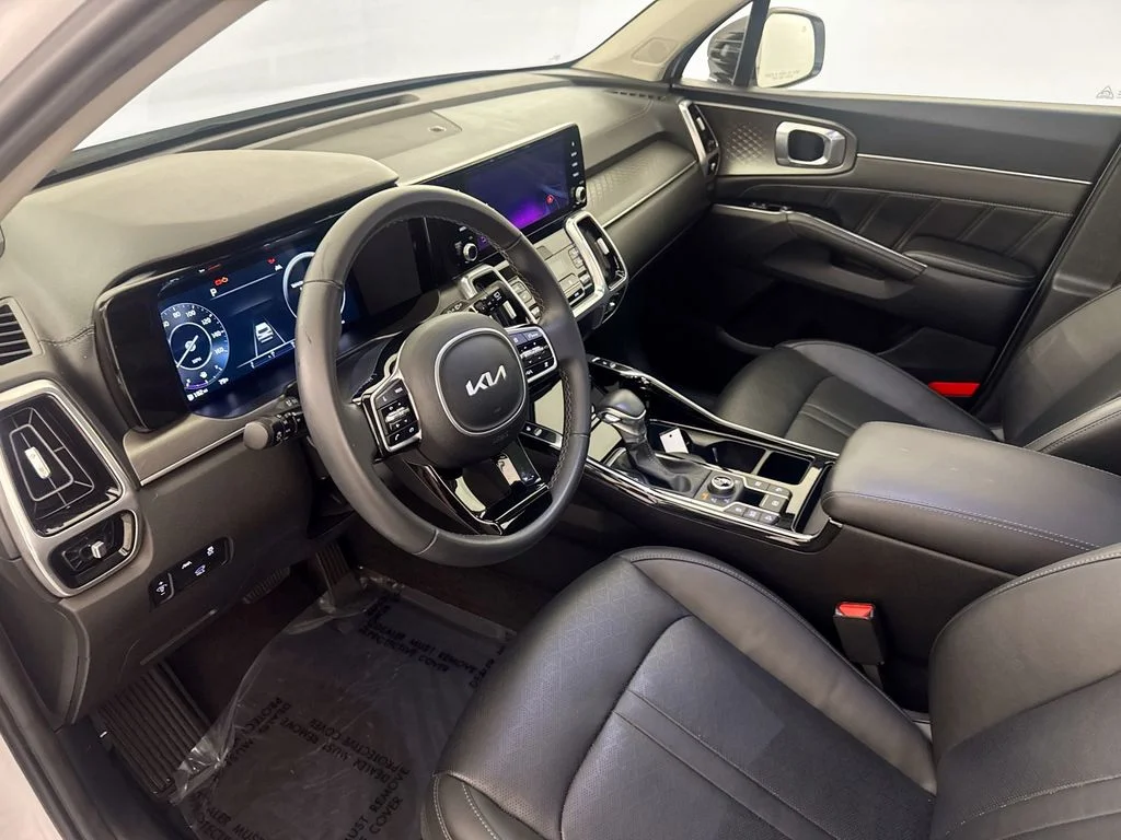 Used 2023 White Kia SX image 9