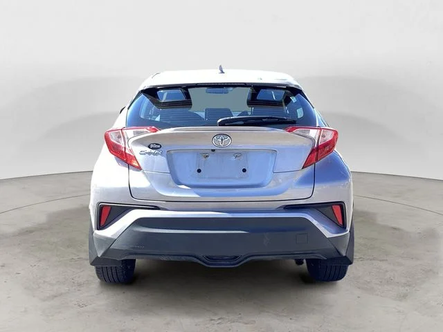 Used 2020 Silver Toyota XLE image 4