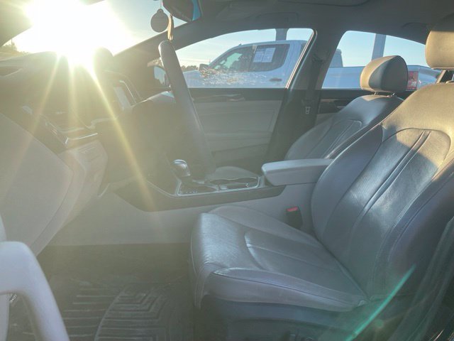 Used 2018 Black Hyundai Limited image 4