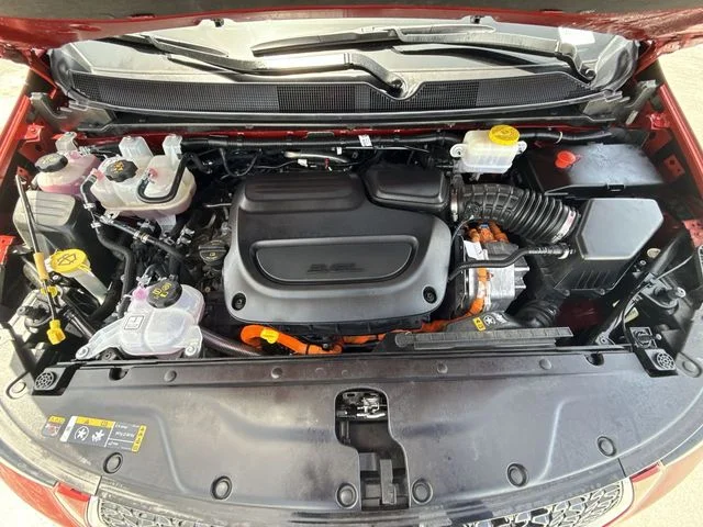 Used 2025 Red Chrysler Pinnacle image 28