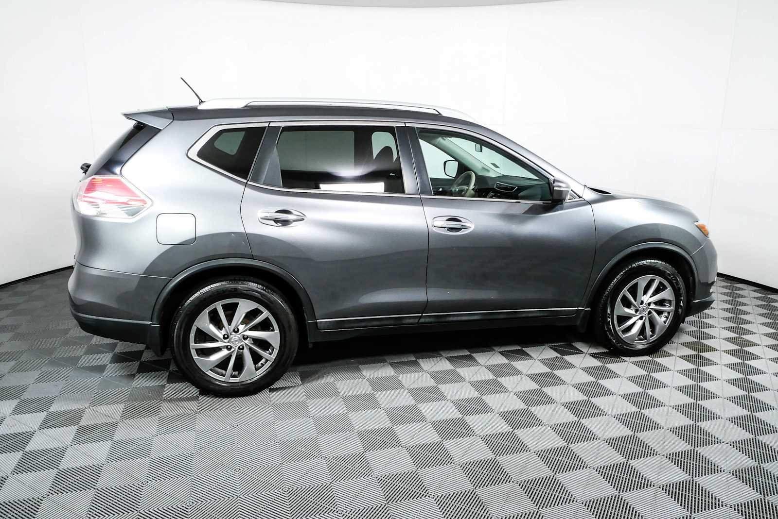 Used 2014 Nissan Rogue SL with VIN 5N1AT2MT0EC862745 for sale in Chamblee, GA