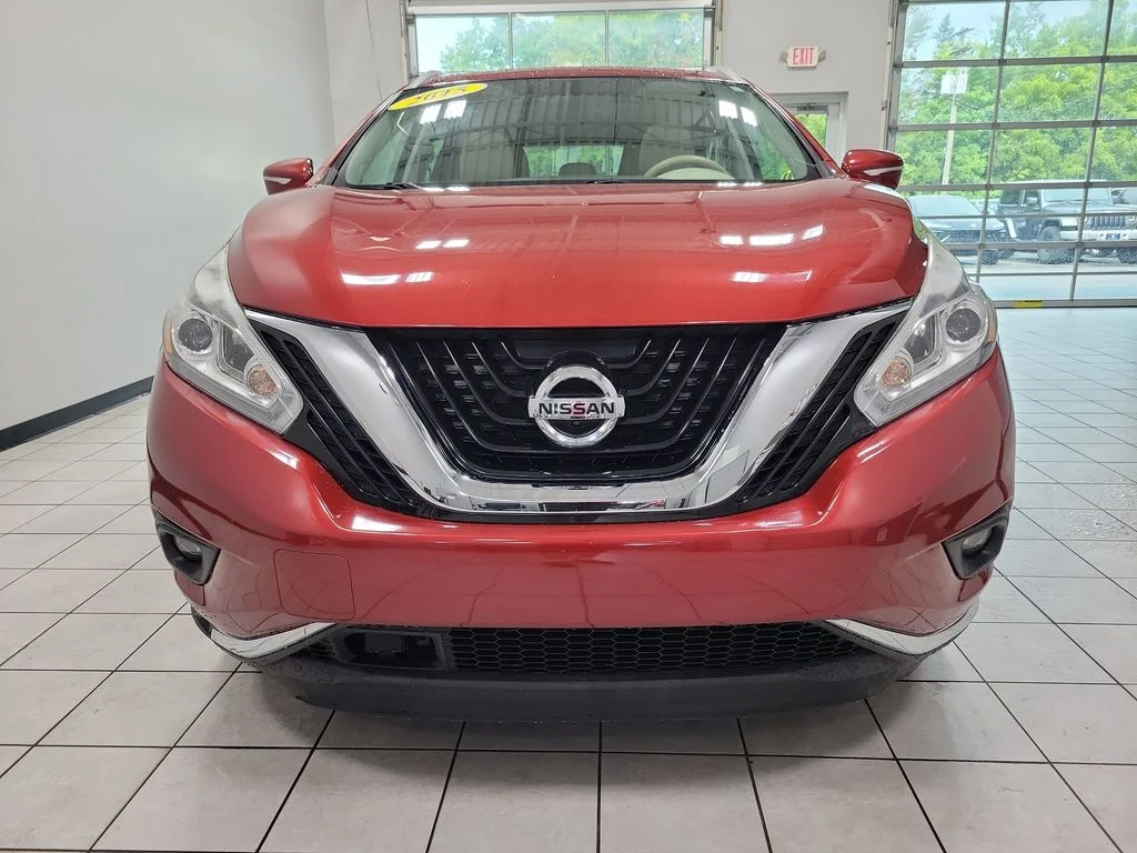 Used 2015 Red Nissan Platinum image 7