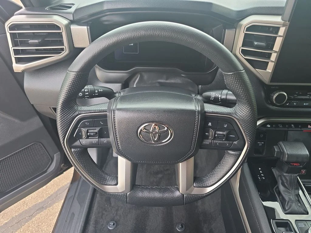 Used 2025  Toyota Limited image 25
