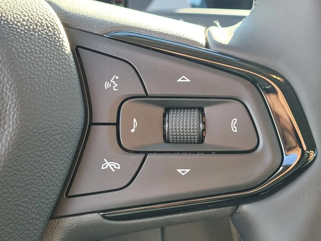 2027 Chevrolet Bolt RS - Photo 18