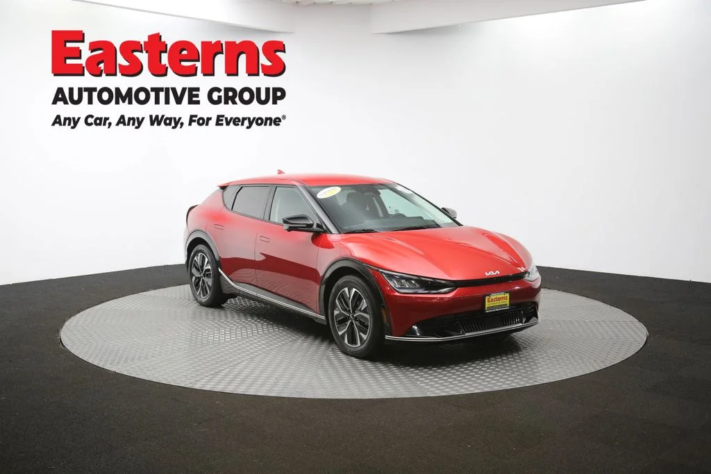 Used 2023 Red Kia Wind image 51