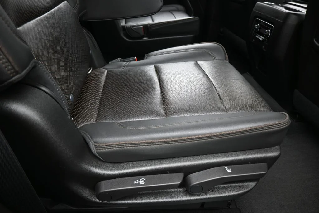 Used 2021 Black Chevrolet High Country image 50