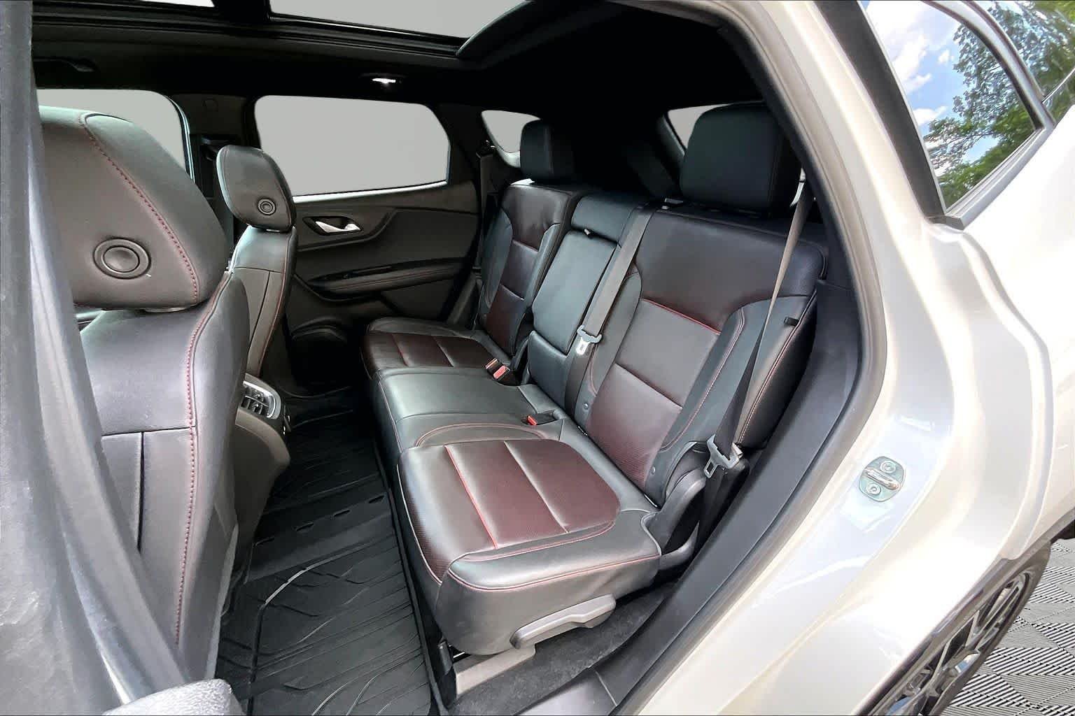 Used 2023 Iridescent Pearl Tricoat Chevrolet RS image 21