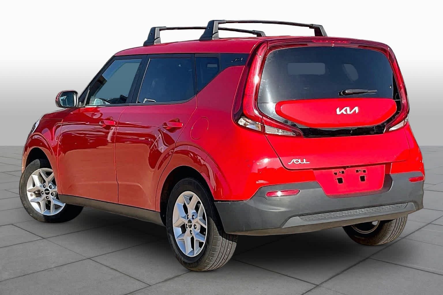 Used 2022 Inferno Red Kia LX image 12