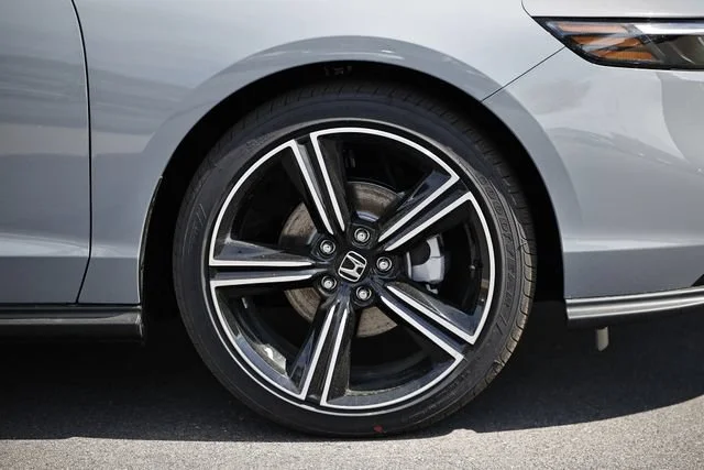 New 2026 Urban Gray Pearl Honda SE image 16