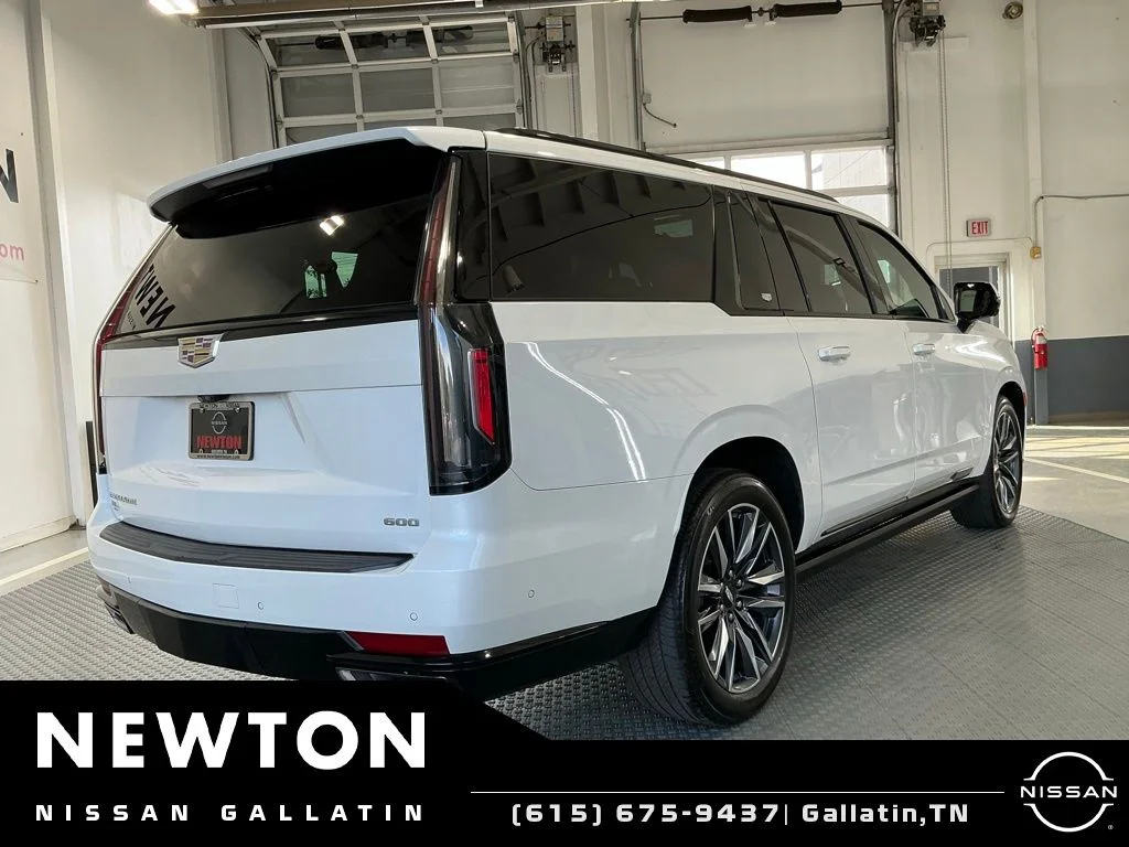 Used 2021 Crystal White Tricoat Cadillac Sport Platinum image 33