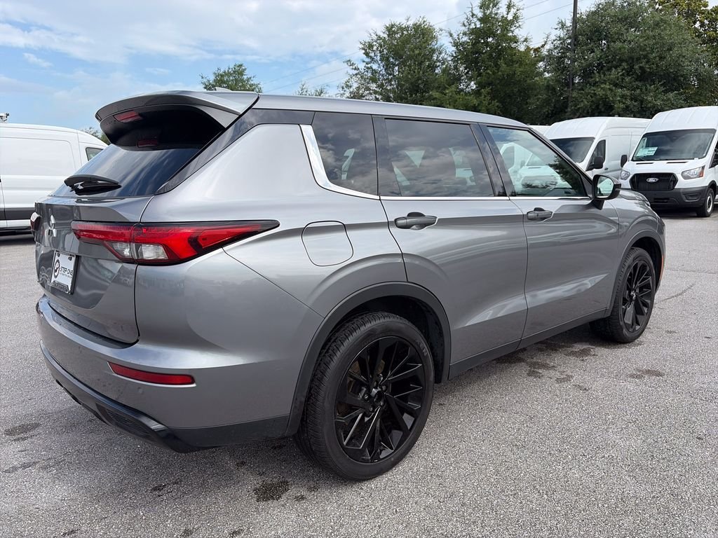 Used 2022  Mitsubishi Black Edition image 7