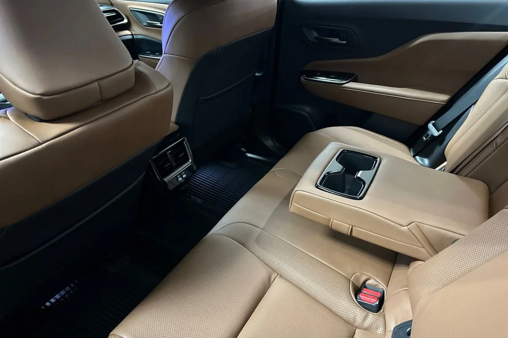 2026 Toyota Crown Signia XLE - Photo 12