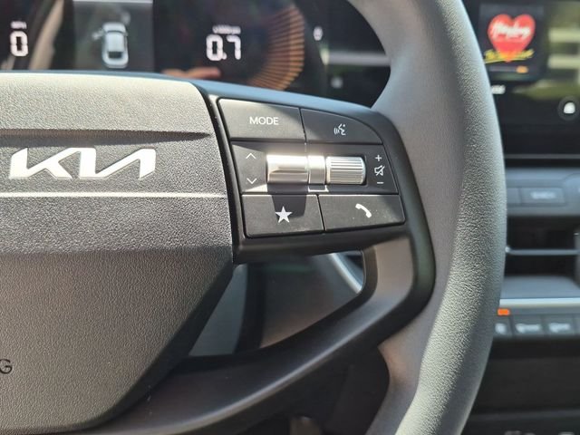New 2026 Snow White Pearl Kia LXS image 15