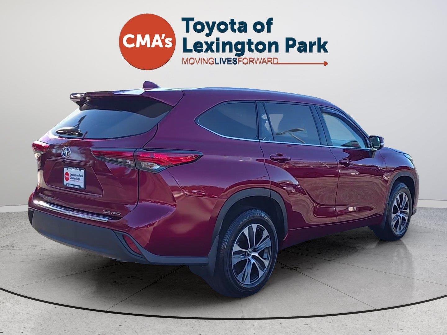 Used 2022 Ruby Flare Pearl Toyota XLE image 5