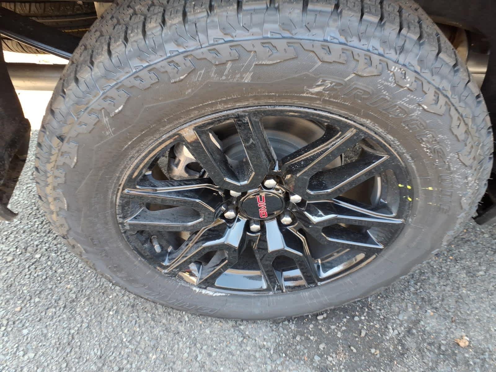 New 2026 Summit White GMC Elevation image 5