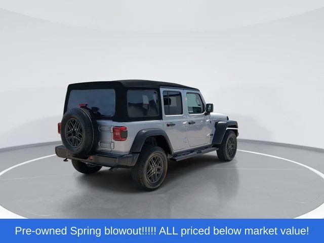 Used 2024 Silver Jeep Sport S image 8