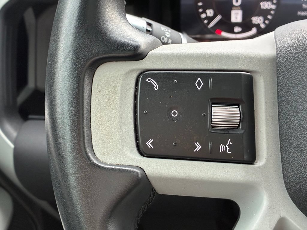 Used 2022 White Land Rover S image 26