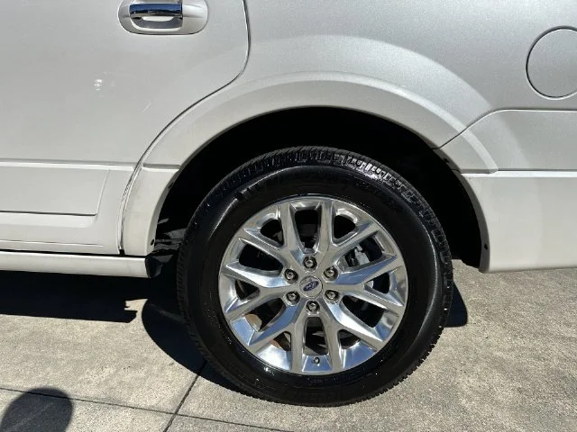 Used 2015 White Ford Limited image 10