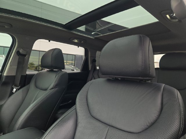 Used 2020 Black Hyundai Limited image 24