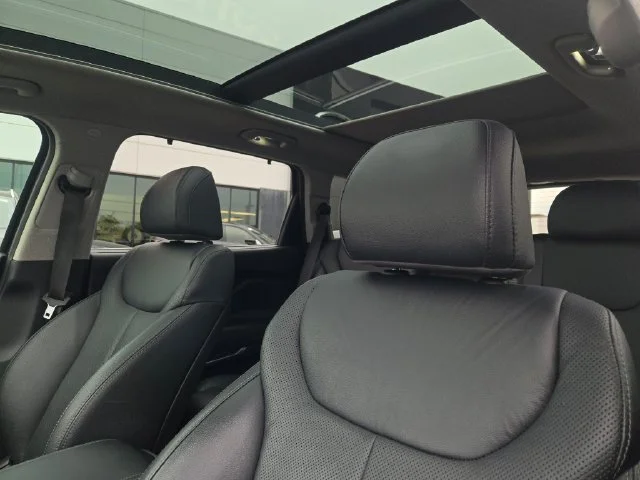 Used 2020 Black Hyundai Limited image 24