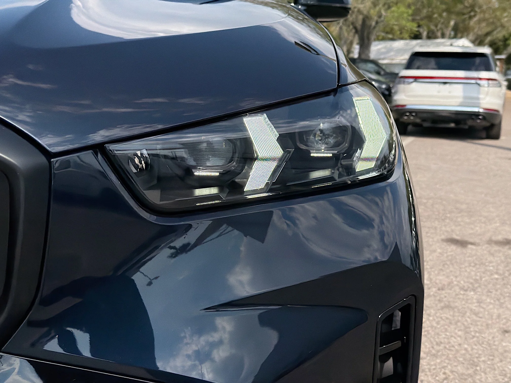 New 2026 Carbon Black Metallic BMW xDrive40i image 9