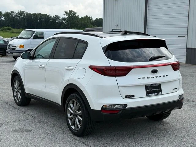 Certified Used 2022 White Kia Nightfall image 5