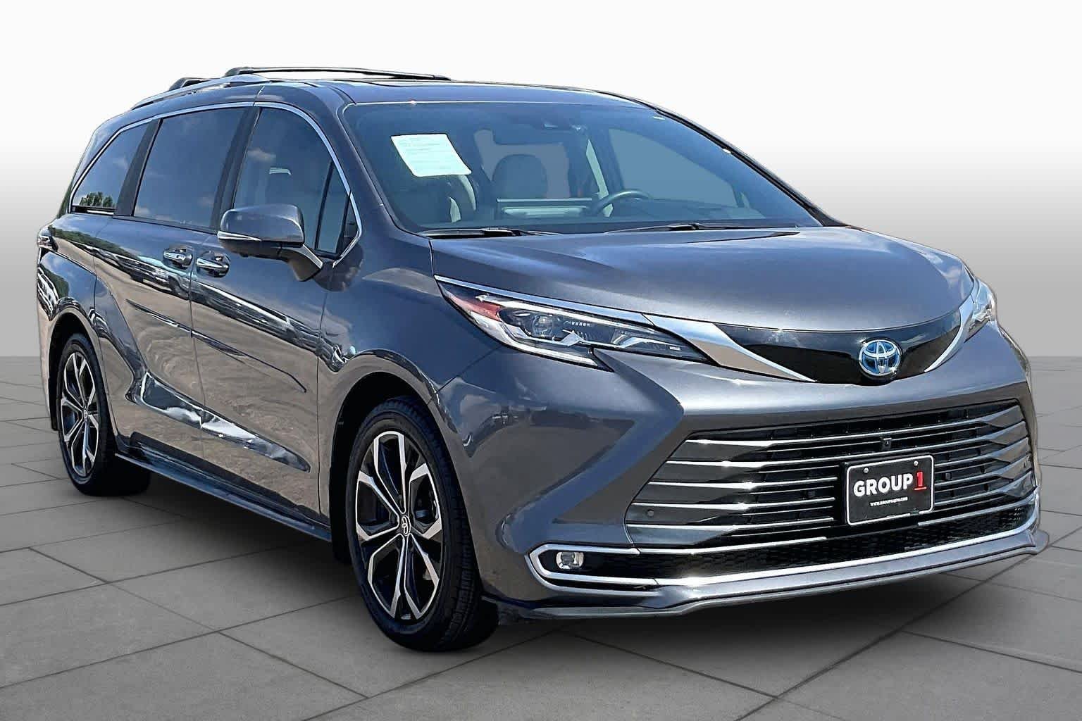 Used 2025 Magnetic Gray Metallic Toyota Platinum image 3