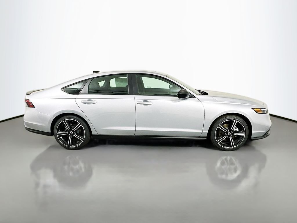 New 2026 Solar Silver Metallic Honda Sport Hybrid image 4