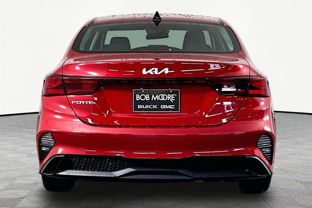 Used 2024 Red Kia LXS image 5
