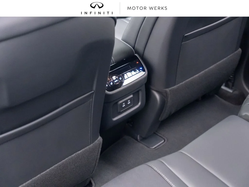 New 2027 DEEP EMERALD INFINITI Luxe AWD image 19