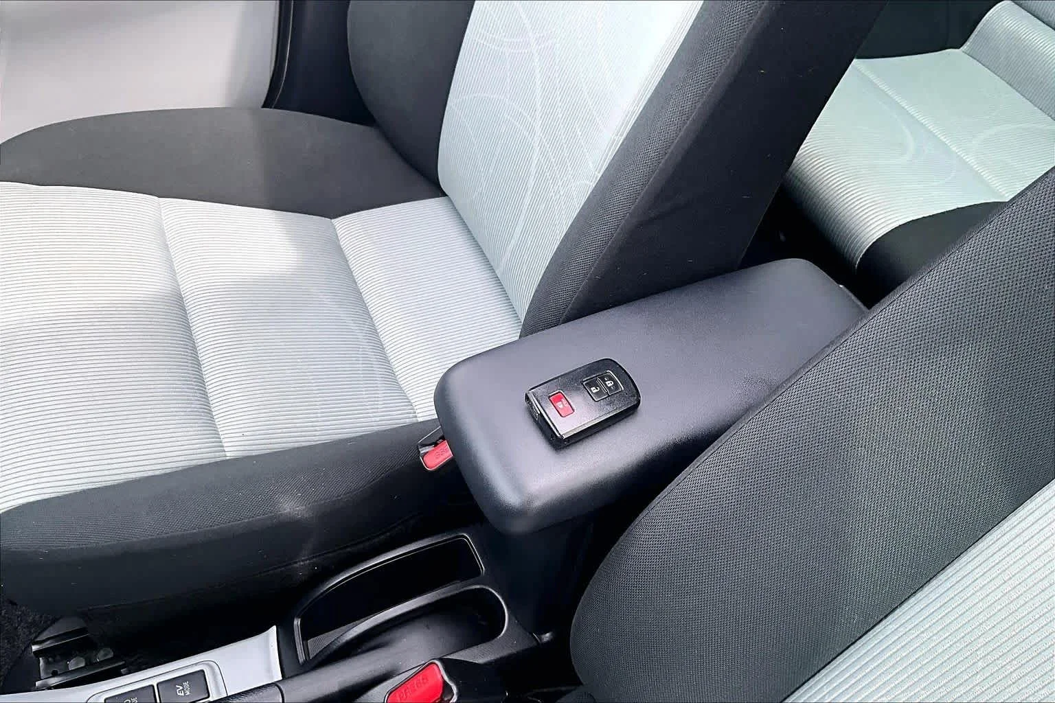 Used 2012 Moonglow Toyota Three image 15