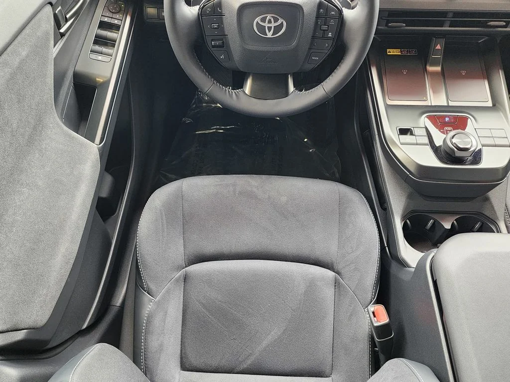 2026 Toyota C-HR XSE - Photo 11