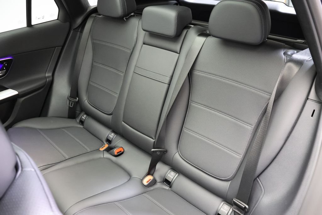 Used 2026 Black Mercedes-Benz GLC 300 image 39