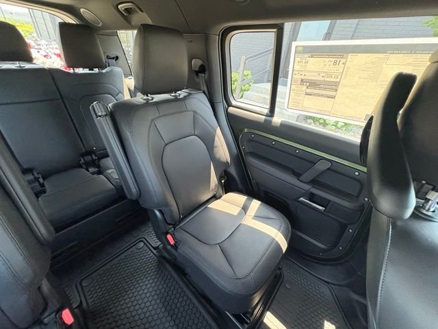 New 2026 Woolstone Green Land Rover X-Dynamic SE image 40
