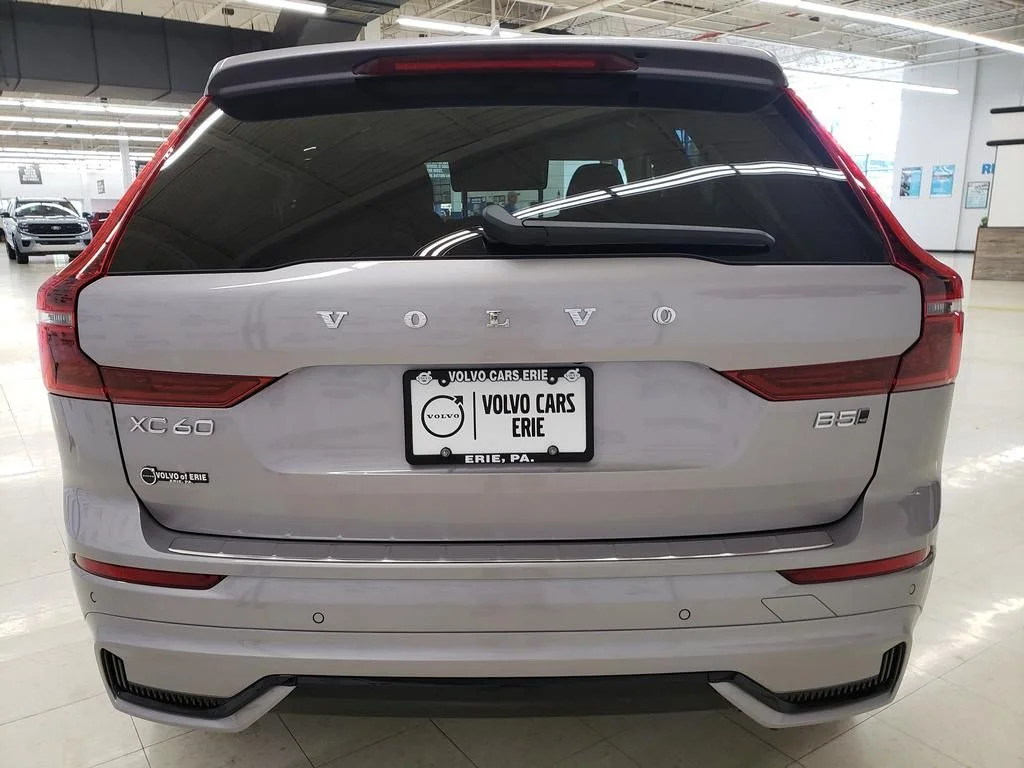 2026 Volvo XC60 Plus - Photo 7