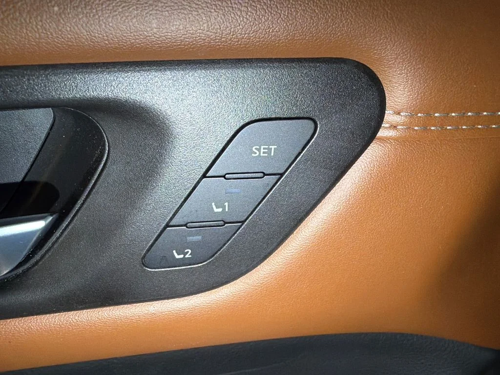 Used 2024 Super Black Nissan Platinum image 18
