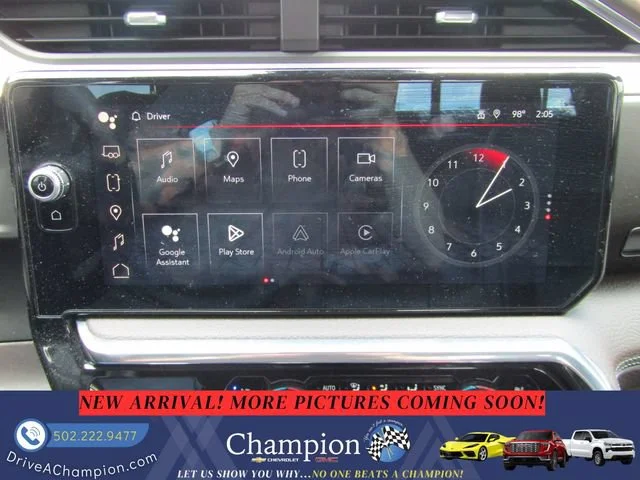 Used 2025 White Frost Tricoat GMC Denali image 18