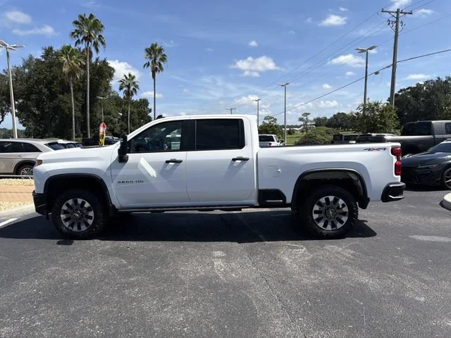 Used 2022 Summit White Chevrolet Custom image 7