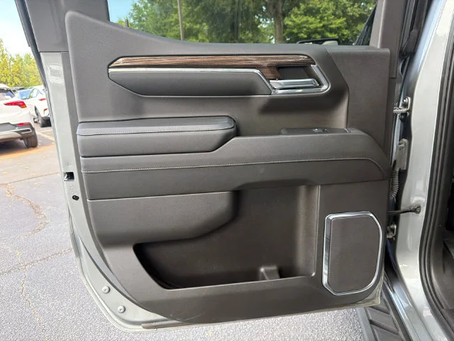 Used 2024 Sterling Gray Metallic Chevrolet LT Trail Boss image 21