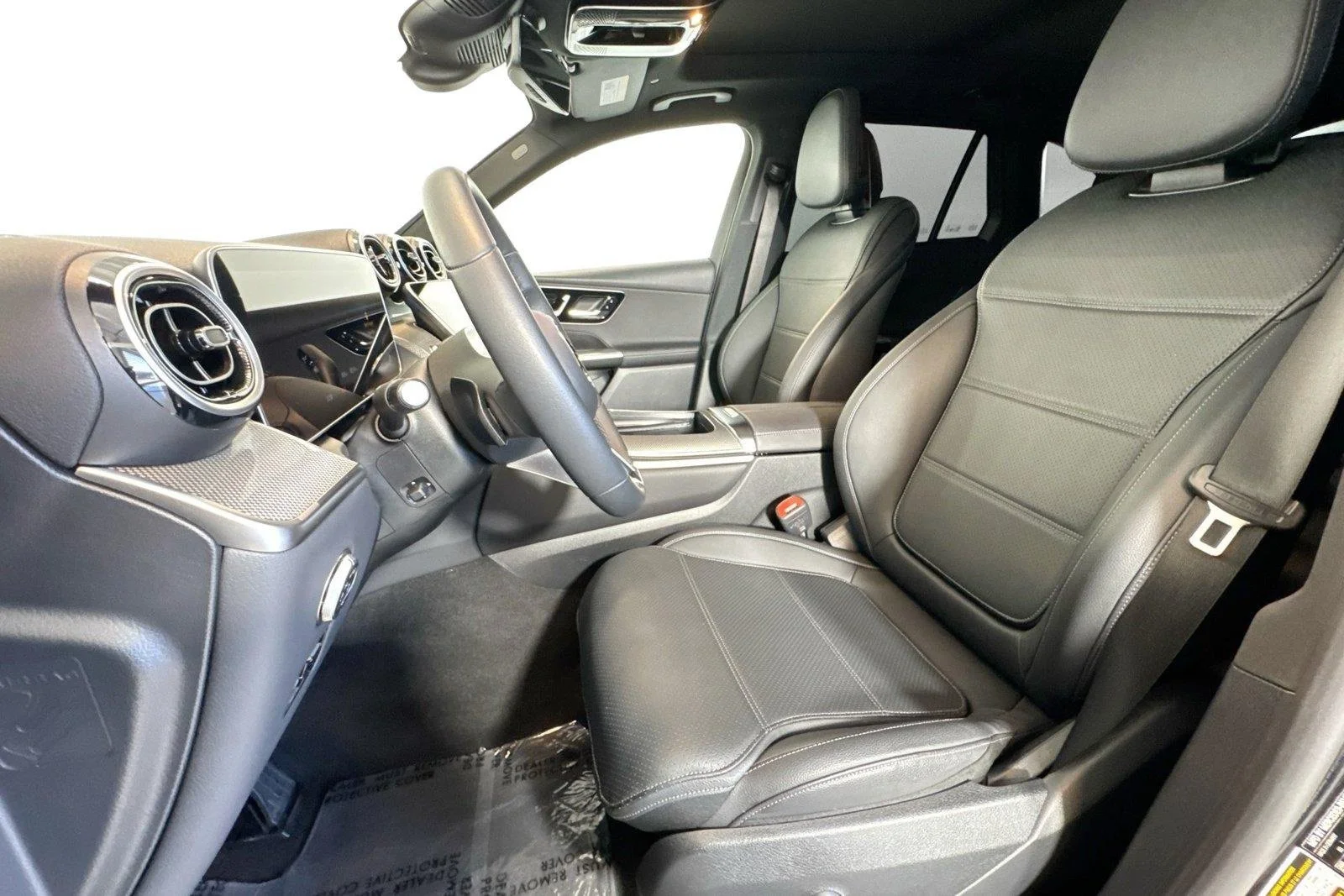 Used 2025 Black Mercedes-Benz GLC 300 image 19