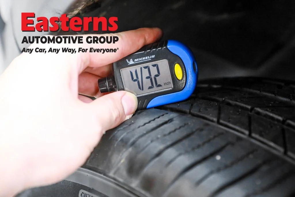 Used 2022 Silver Jeep Latitude image 24
