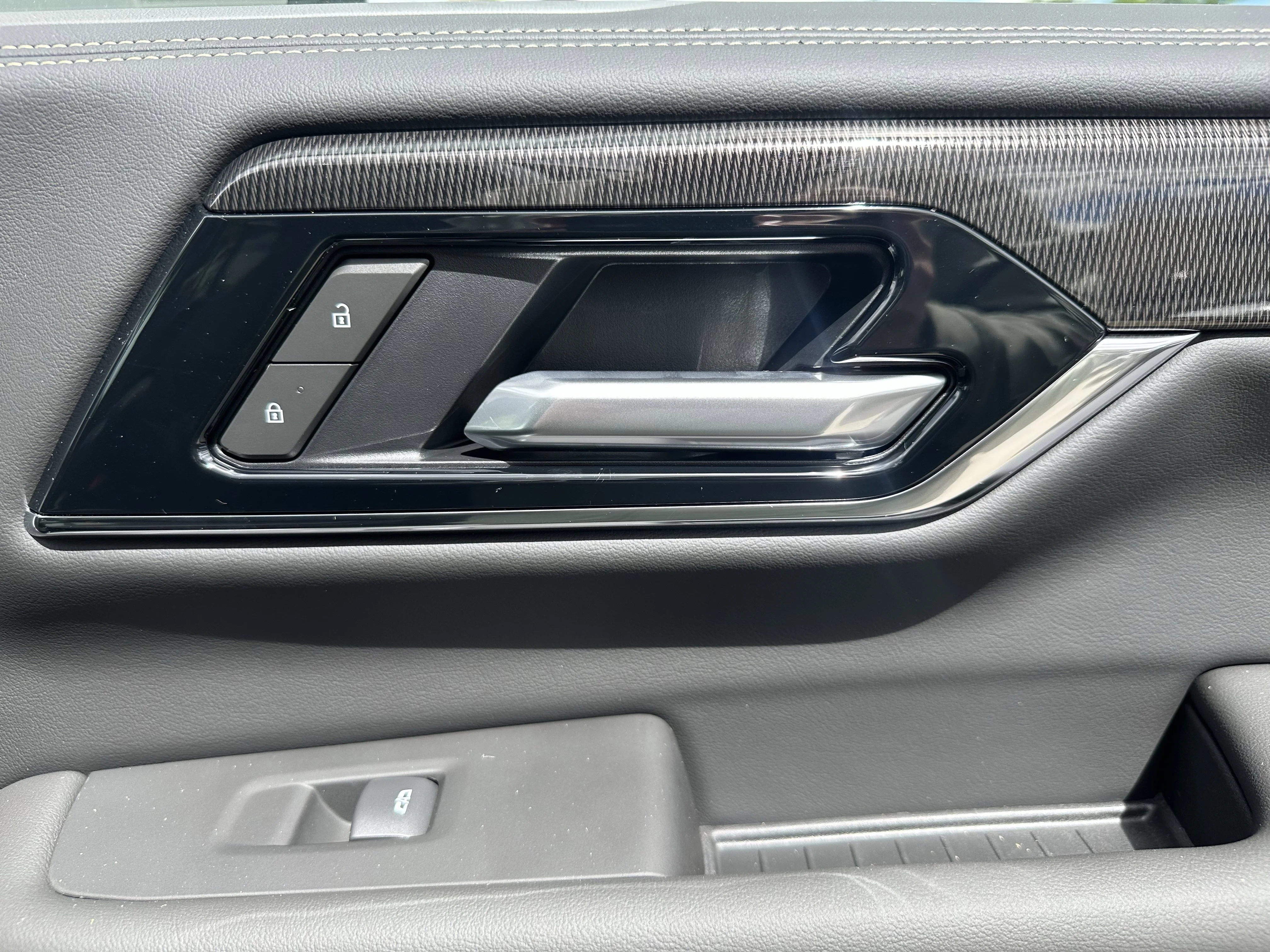 New 2026 Summit White GMC Elevation image 21