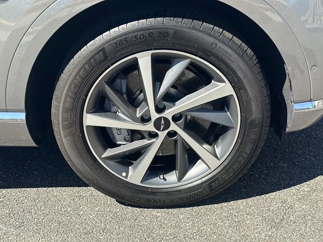 Used 2026 Silver Genesis 2.5T Advanced image 11