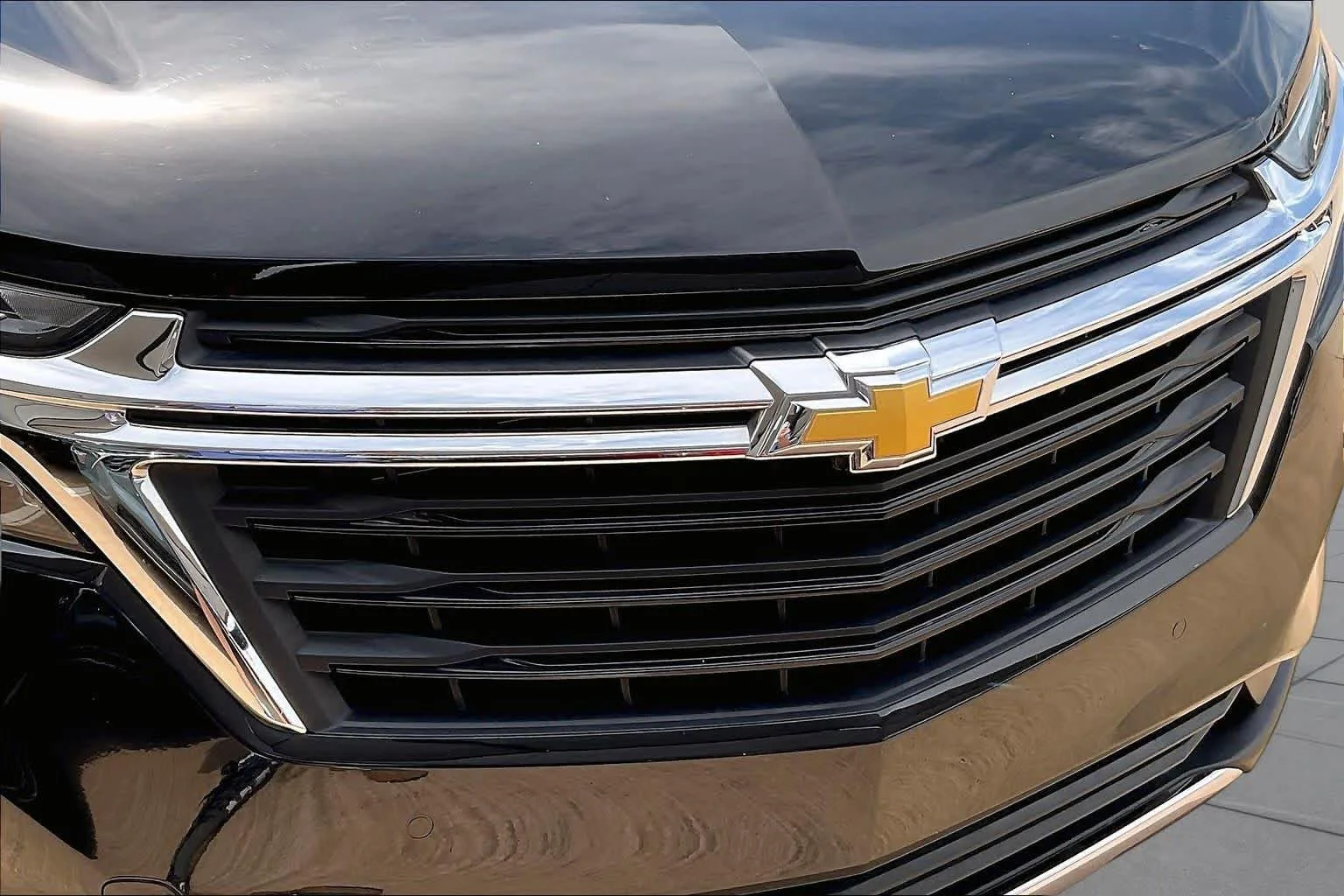 Used 2024 Mosaic Black Metallic Chevrolet LT image 28