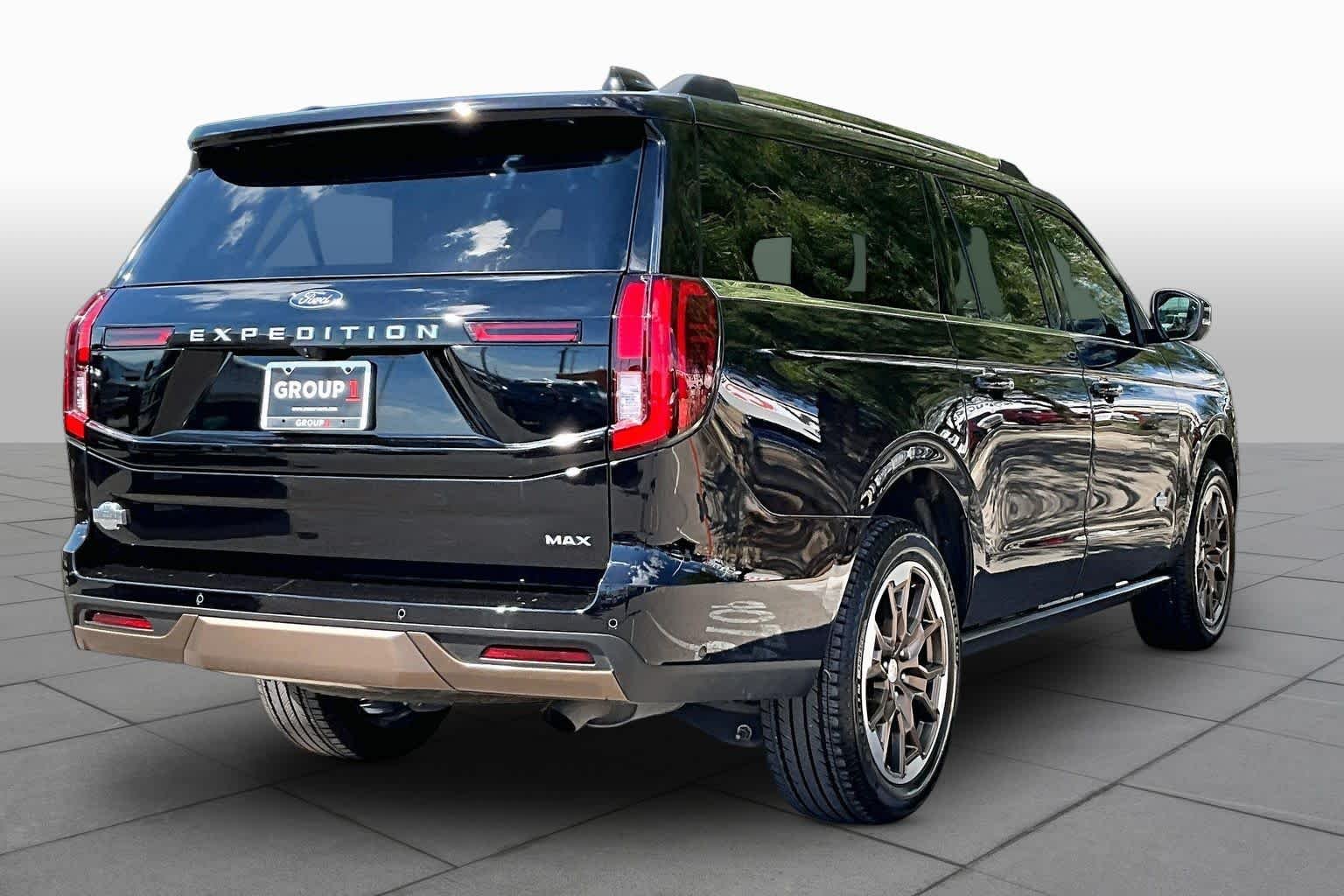 Used 2025 Agate Black Ford King Ranch image 12