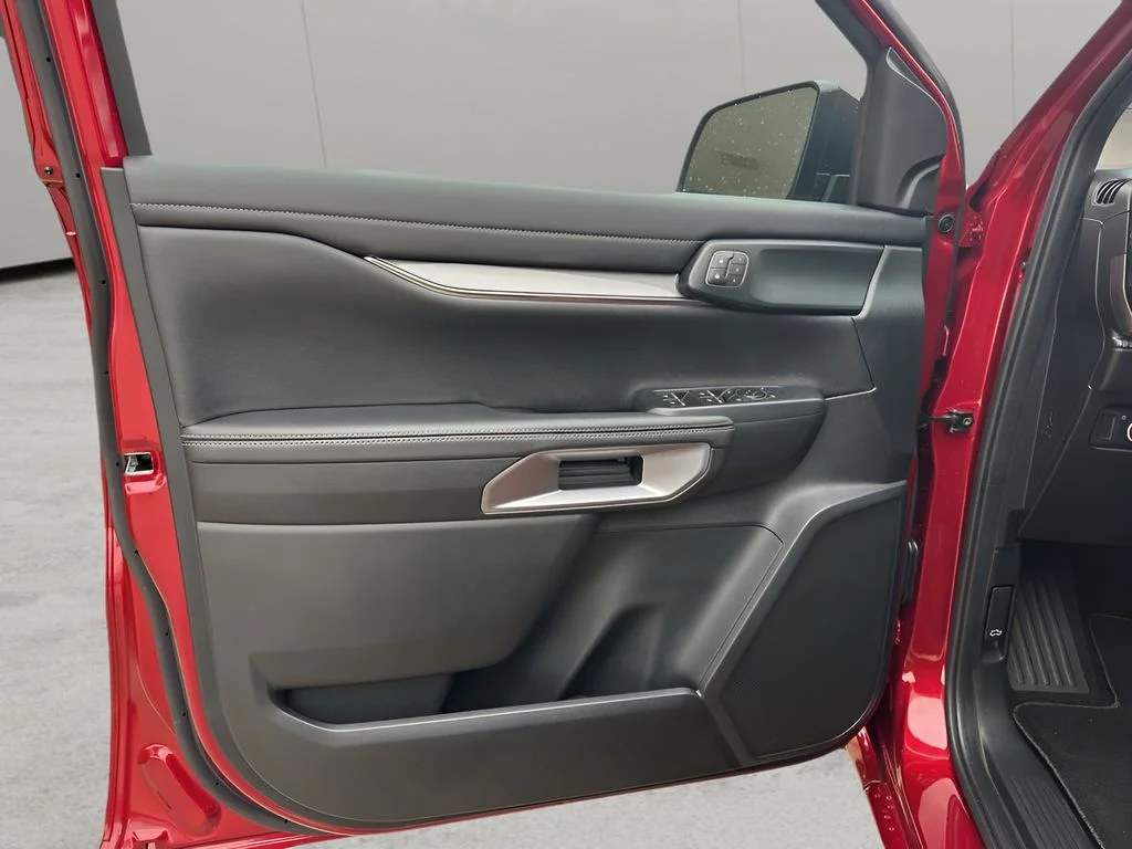 New 2025 Ruby Red Metallic Tinted Clearcoat Ford LARIAT® image 10