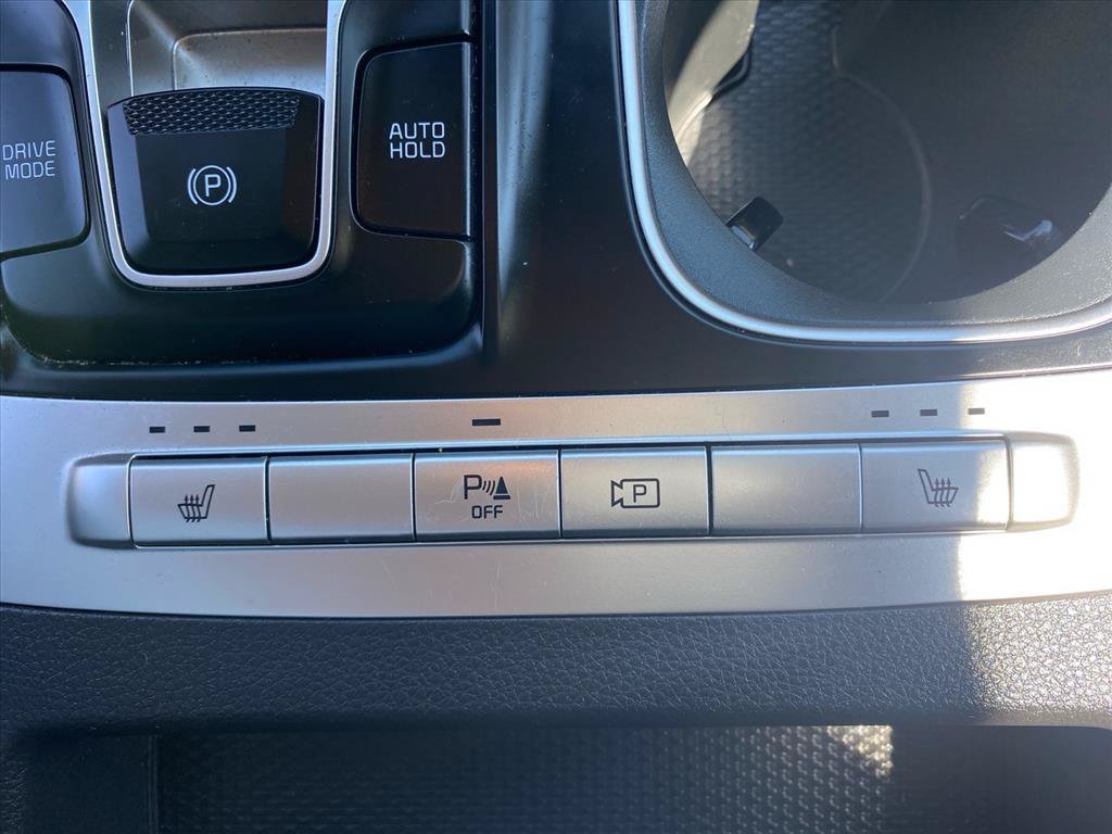 Used 2022 Silky Silver Kia LXS image 14