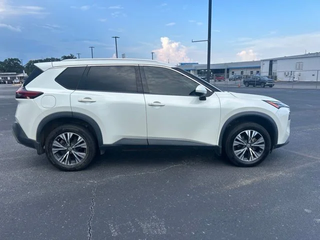 Used 2021 White Nissan SV image 5