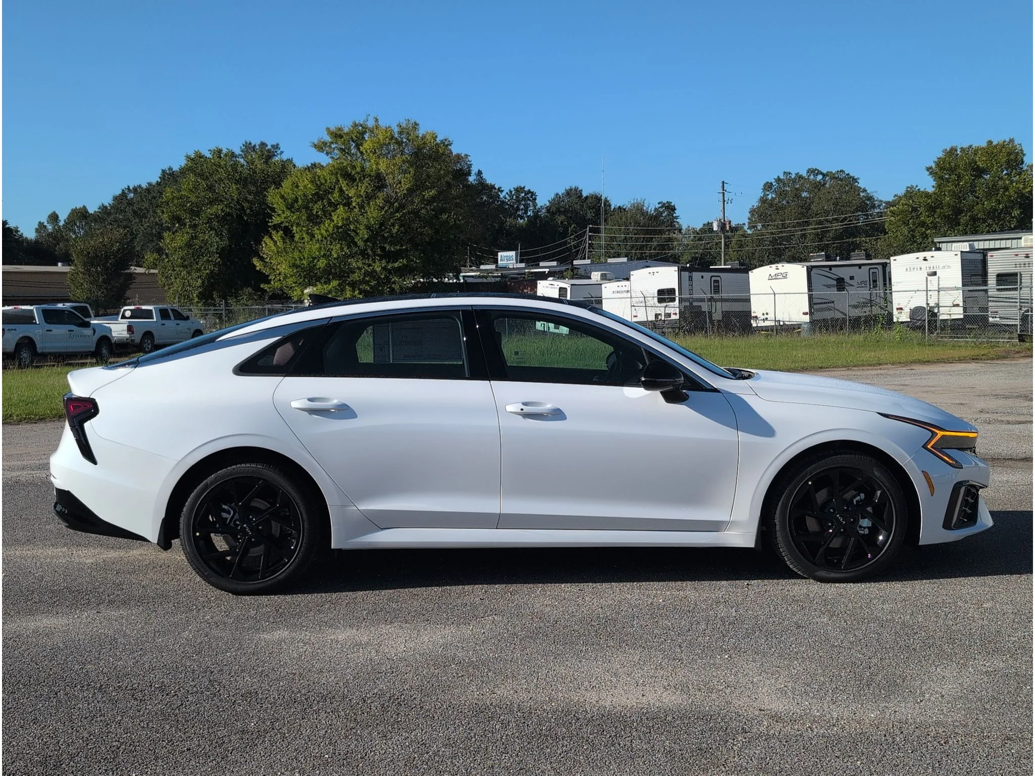 New 2027 Snow White Pearl Kia GT-Line image 6